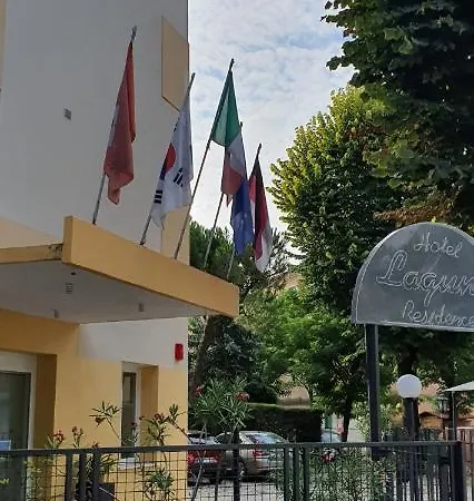 Laguna Hotel 3*