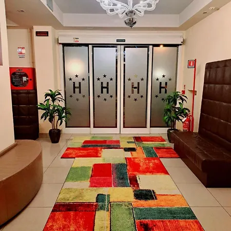 Laguna Hotel 3*