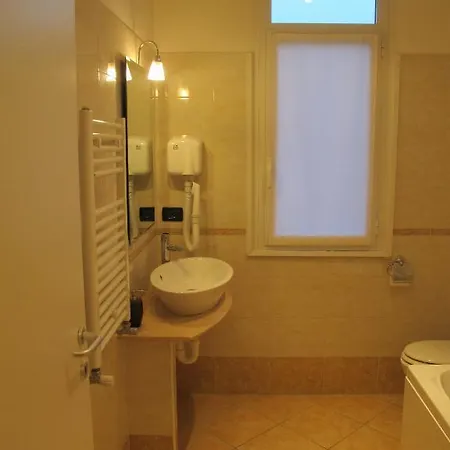 Laguna Hotel 3*