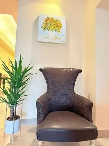 Laguna Hotel 3*